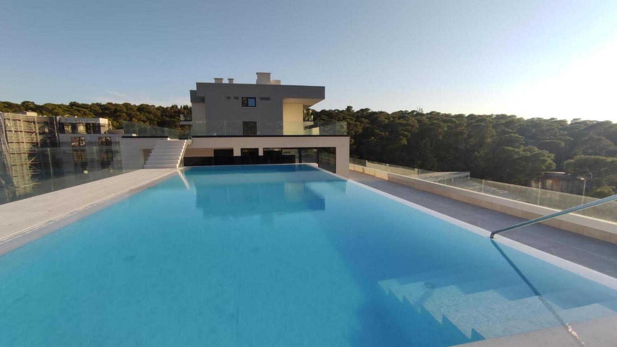 Lux Ella With Shared Pool Apartmán Makarská